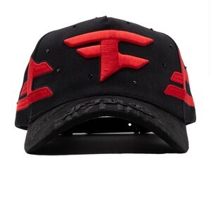 Gallo Fino faze rug collab Stylish Black Cap with Red Accents